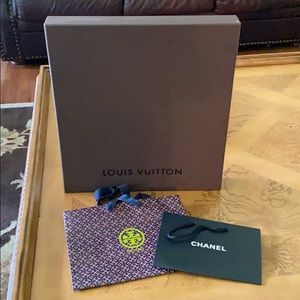 Louis Vuitton box, Tory Burch, Channel Bag